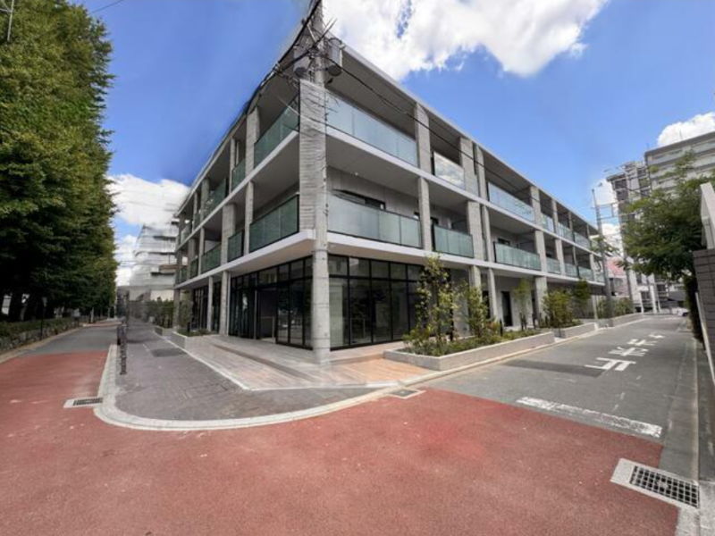 北浦和駅４分、北浦和公園目の前の角地２３坪！ガラス張りで視認性高いです！サービス、物販、クリニック最適【軽飲食可能】 (182376)