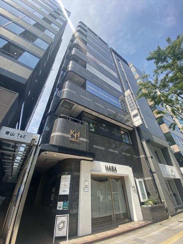 表参道駅 徒歩1分 青山通り沿い1階路面店スケルトン物件 【業種相談】 (182966)