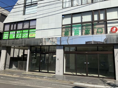 千川駅 徒歩2分 路面物件 【飲食不可】前面ガラス張り/ シャッター付き (186847)