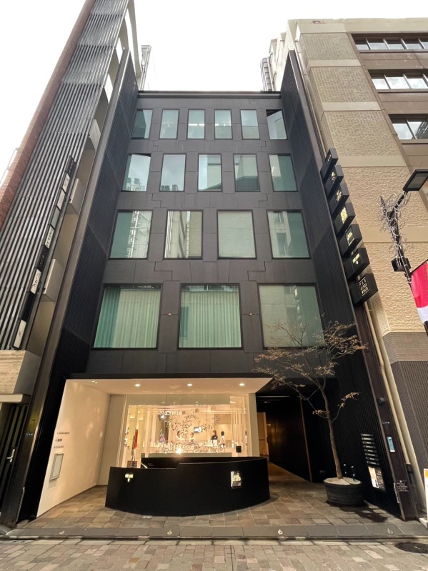 銀座駅徒歩1分の好立地！あづま通り沿いのデザイナーズ物件で、希少なエステサロンの居抜きです！ (187813)