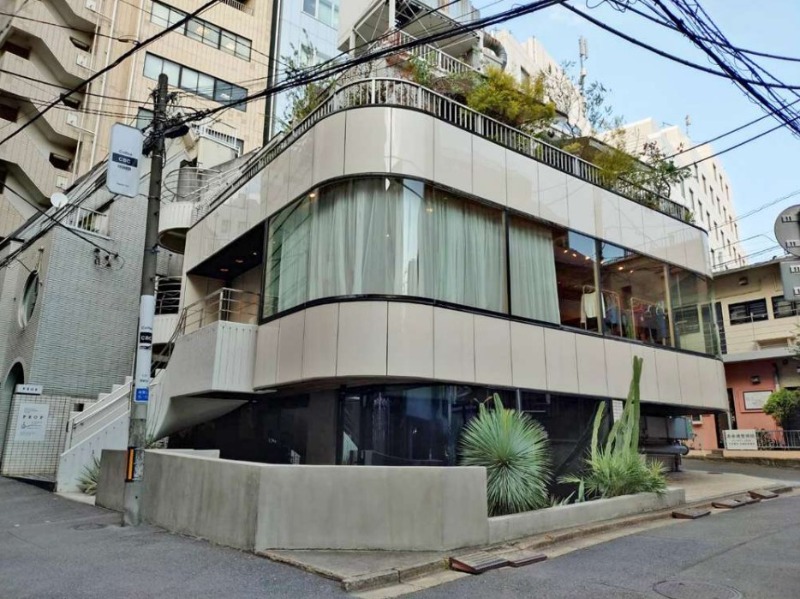 ≪表参道駅 徒歩3分｜B1階・飲食相談｜139.32㎡≫ (188207)