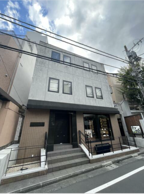 代官山駅 徒歩1分 現況: その他居抜きなど物件 【飲食不可】詳細業種はご相談ください。代官山駅前の希少な１階路面店です (158696)