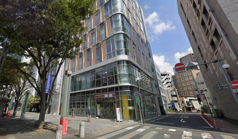 駅前大通り沿いの角地2階店舗物件！ガラス張りえ視認性良好です！（飲食不可） (188868)