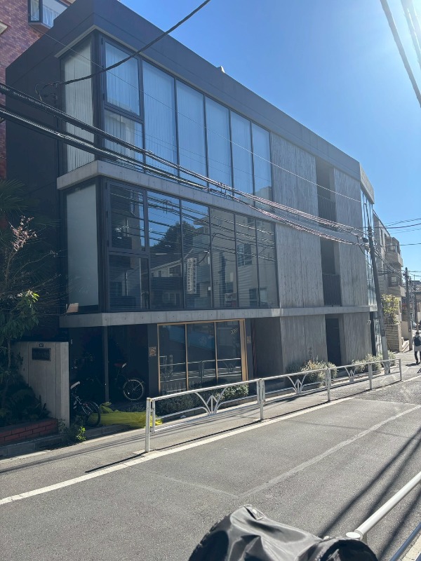 渋谷区桜丘・会員制バー居抜き！！ カウンター席・テーブル席あり ☆ (189012)