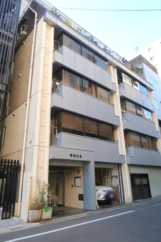 ◆岩本町駅徒歩４分◆クリニック・教室・サービス店舗ご相談可！◆更新料なし◆事務所仕様◆EVあり・共用部に男女別トイレ (190412)