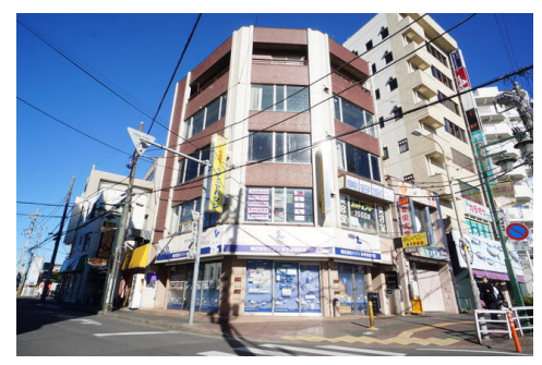 みずほ台駅徒歩2分の好立地物件。 駅からのアクセス良好な立地に位置する物件です。 ロータリーに面しており視認性も◎！！ (190494)