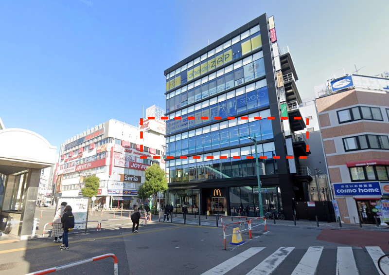 【蕨駅東口１分】３階１８坪。駅前ロータリー内。内装事務所仕様。１階ファストフード店。事務所、サービス、物販。【飲食不可】 (194433)