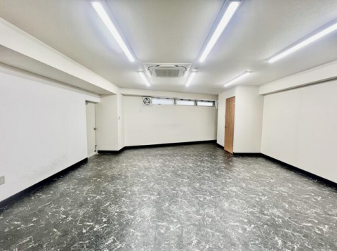 【UY0411】川崎⼤師駅徒歩2分！1階路面店！飲食可能、内装が事務所仕様の為、ネイルサロンにおすすめな物件です！ (198871)