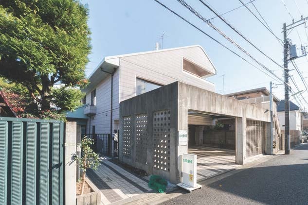 下北沢駅徒歩9分　飲食不可　駐⾞場２台分有 (199239)