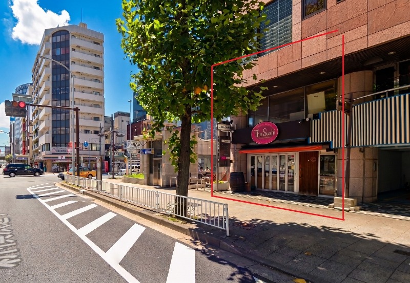 観光地としても人気の桜木町・野毛のエリア地下街出口となり1階路面店舗【飲食可能物件】 (199368)