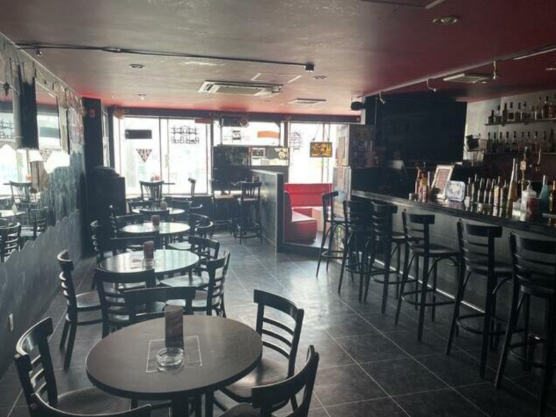 【赤羽駅東口１分】４階約２２.９坪。バー居抜き。２４時間可、目の前バス停で視認性有【バー業態程度相談可能、他飲食不可】 (199488)