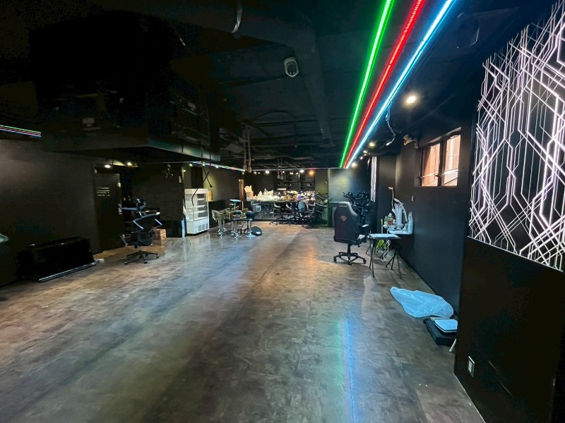 新宿歌舞伎町／区役所通り・花道通りに面す／ホストクラブ等多いビル【風俗系含め業種相談】 (200239)