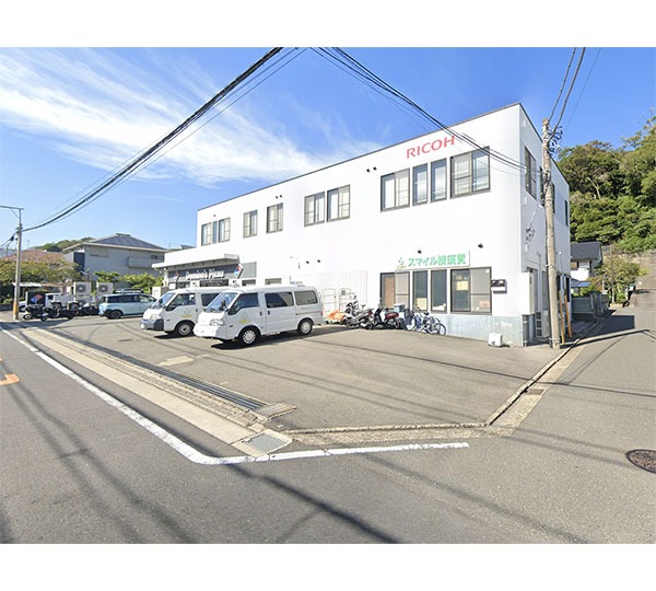 【徒歩圏内の2駅利用可】【2階】専用エントランスと階段でプライベートも確保の2階店舗事務所79坪！ (201042)