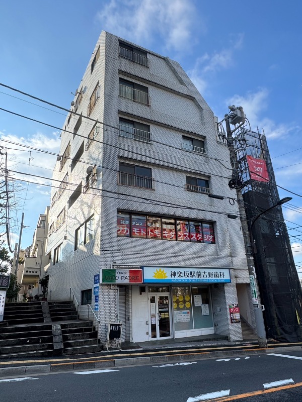 神楽坂駅1分／美容系店舗／マッサージ・サロンなどに／室内フルリフォームで新品♪／日当たり良好♪ (203112)