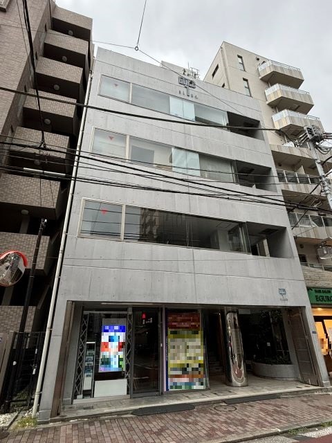 徒歩10分圏内で4駅5沿線利用可能な立地!商店街の中心に位置しておりランチ環境も充実! (203162)