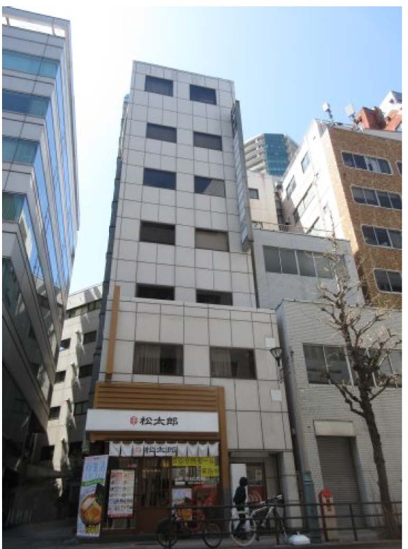 西武新宿駅徒歩5分　飲食不可　⼩滝通り沿いに⾯した視認性良好物件 (203251)