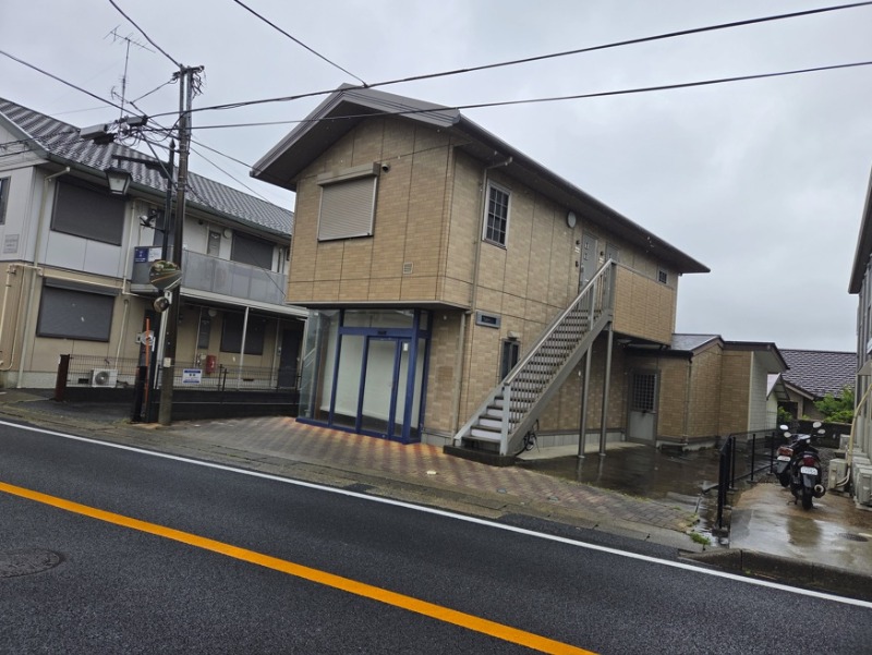 旧水戸街道沿いの1階路面物件！！敷地内に駐車スペースがあります！！ (202425)