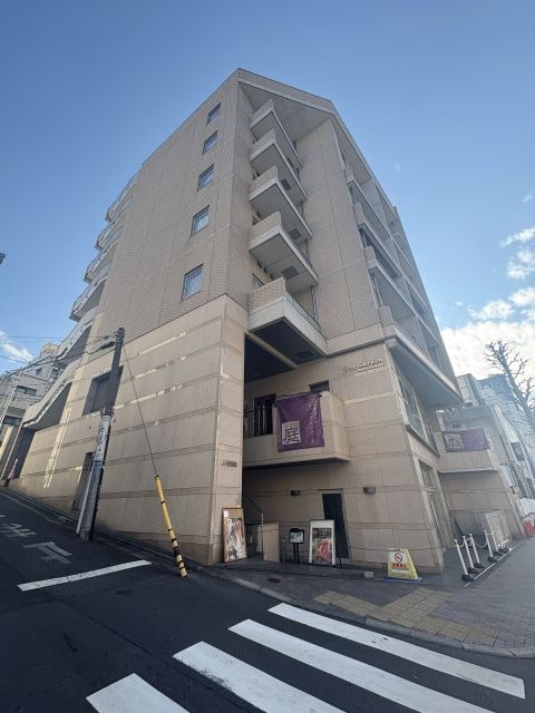 【西麻布】外苑西通り沿い　地下1Fスケルトン物件 【業種相談】 (204606)