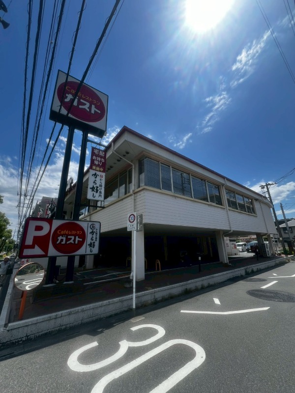 草加市ロードサイド物件！共有駐車場55台・1Fピロティタイプ (204715)