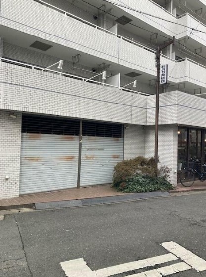 相武台前駅 徒歩2分 1F スケルトン物件 【飲食不可】シャッター付き (204796)