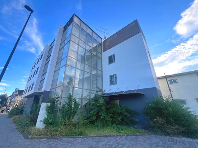 武蔵小金井駅 徒歩15分 1F〜4F 現況:クリニック その他居抜きなど物件 【飲食不可】 (204966)