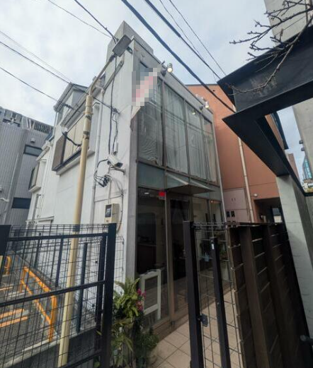 明治神宮前〈原宿〉駅 徒歩5分 造作無償 1F〜2F一棟貸し 美容室居抜き物件 【軽飲食可】 (205001)