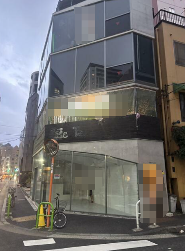 麻布十番駅 徒歩1分 2F-4F屋上付き バー居抜き  造作代無償一括貸し物件 【飲食可】 (180183)