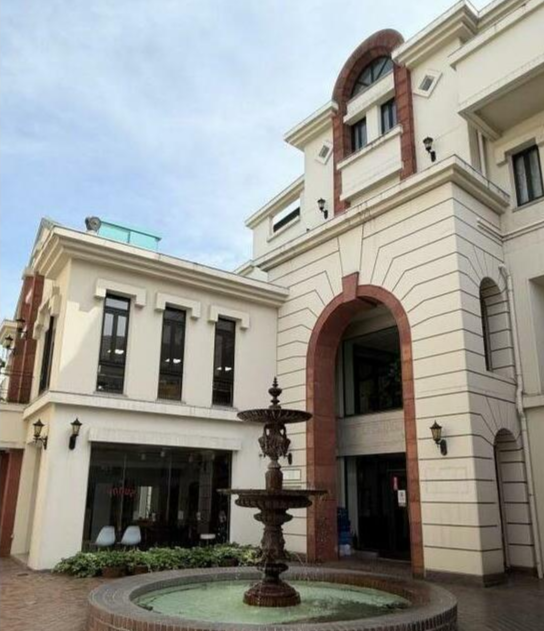明治神宮前〈原宿〉駅 徒歩3分 1F 現況:その他居抜きなど物件 【飲食不可】詳細業種はご相談ください。 (140279)