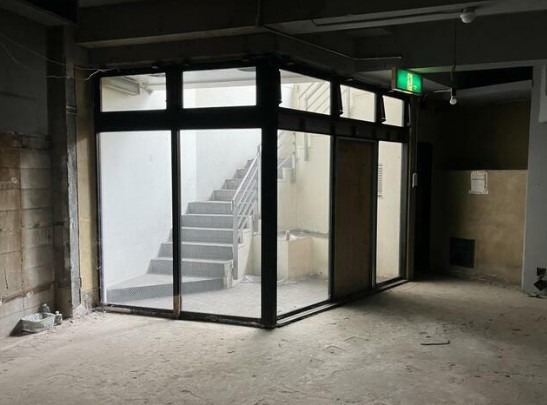 淡路町駅徒歩1分 前テナンント：洋食店 B1階[11989] (205878)