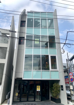 新国立競技場至近!築浅デザイナーズヒル!視認性抜群の路面店!重飲食相談可能!   (賃料：1,980,000円税込） (206858)