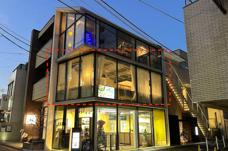 外苑前駅２分の２階１５坪テナント。全面ガラス張り、カフェ居抜き相談可能です【軽飲食可能】 (207778)