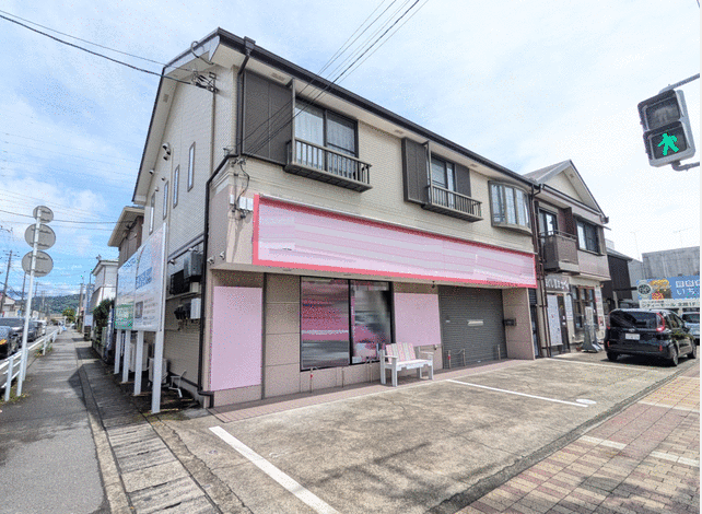 鴨宮駅 徒歩13分 1F 駐⾞場2台分無料（店舗前：縦列駐⾞） 【飲食不可】 (208499)