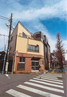 丸ノ内線「東高円寺」駅から徒歩1分、青梅街道沿いで視認性抜群の「高円寺M邸」1〜3階一括貸しテナントです。 最大の強みは (208811)