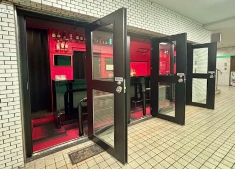 小岩　重飲食可能バー居抜き　視認性抜群 (208885)