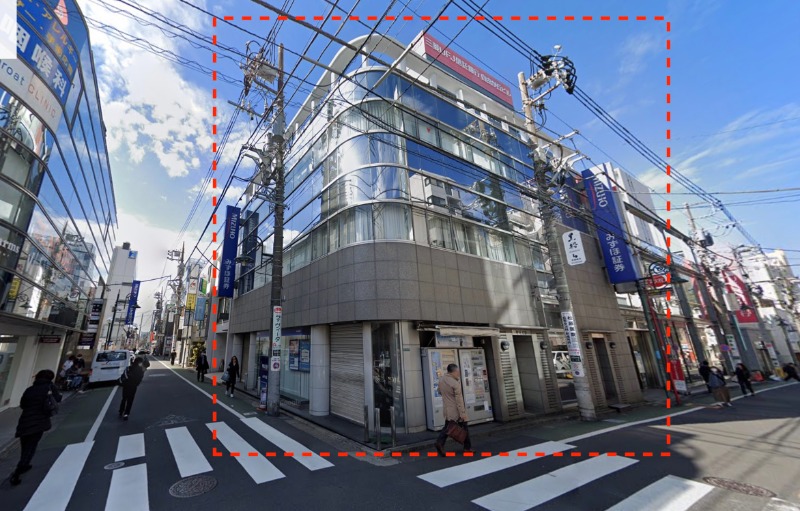 自由が丘2丁目！すずかけ・カトレア通り沿い角地ビル、1〜3階一括貸し。視認性抜群で物販・サービスに最適！ (209424)