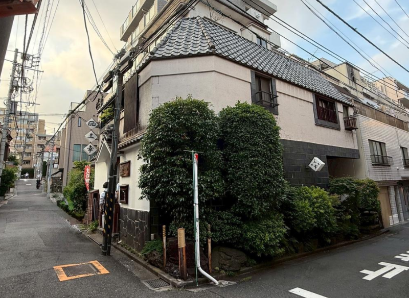 神楽坂駅 徒歩9分 B1F飲食店居抜き物件 【重飲食可】 (210003)