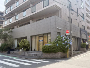 関町庚申通り沿い！ 角地２面入口全面ガラス！武蔵関駅 徒歩2分 1F 【飲食不可】 (211713)
