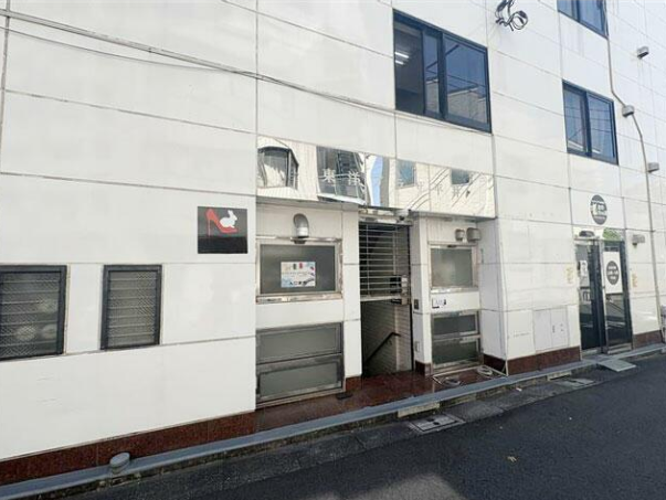 平井駅 徒歩4分 B1F 現況:バー 飲食居抜き物件 【業種相談】看板取付スペースあり 詳細業種はご相談ください。 (144060)