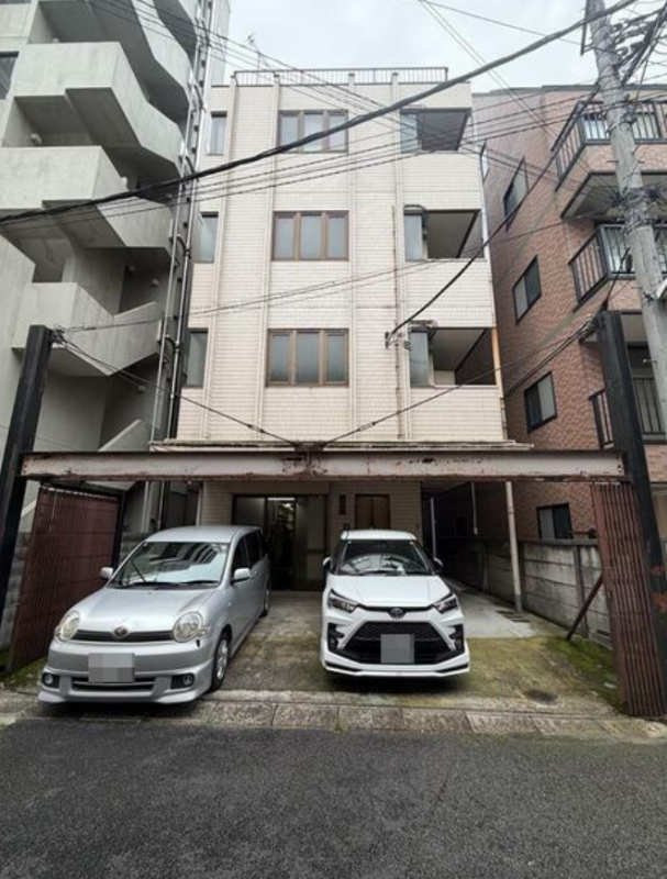 本八幡駅 徒歩7分 駐車場2台付き 1F〜2F一括貸し物件 【飲食不可】 (212061)