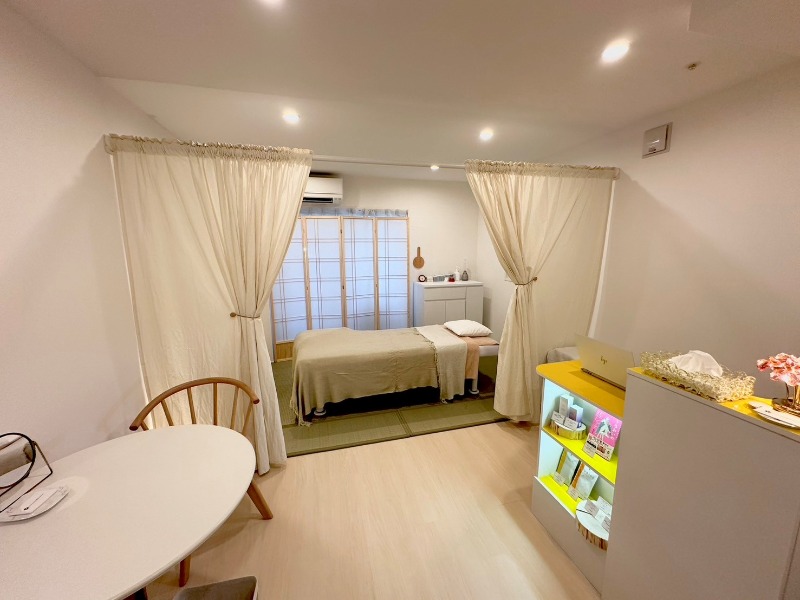 人気のキャットストリート沿いの綺麗な店舗です！！各種サロンにおススメです！！ (212395)