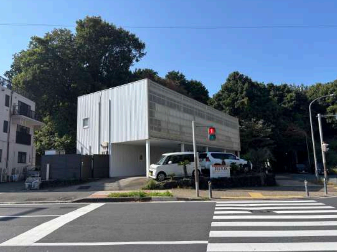 長津田駅 徒歩35分、バス 9分 1F〜2F ロードサイド 現況:その他 その他居抜きなど物件 【業種相談】 (213257)