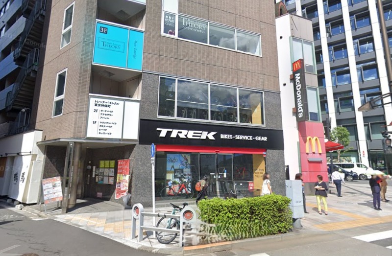 神保町駅 徒歩2分 1F〜2F スケルトン物件 【カフェ・サービス店舗・物販・美容系・相談可！】重飲食・風俗系はNG (214480)