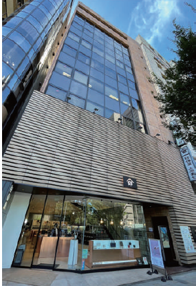外苑前駅 徒歩2分 5F 現況:その他 その他居抜きなど物件 【不特定多数の出入がある業種不可】 (214616)