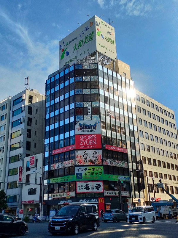 関内駅 徒歩2分◆『不老町』交差点角で視認性抜群◆重飲食は居酒屋系のみ◆窓外側看板掲出可能◆業態ご相談ください◆ (212026)