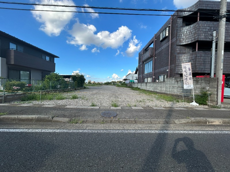 前業態自動車ディーラーのヤード使用・資材置き場や駐車場としてなど業態相談可能 (216621)