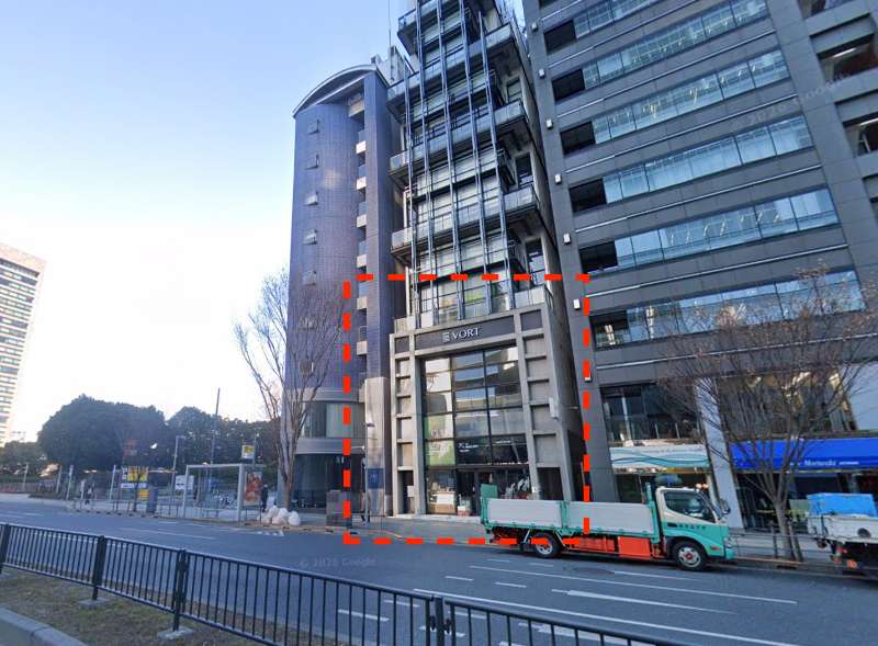 【青山一丁目駅２分、外苑前駅３分】１〜２階98坪、天高１階４m２階２.８m。全面ガラス面。軽飲食可能、重飲食不可 (216775)