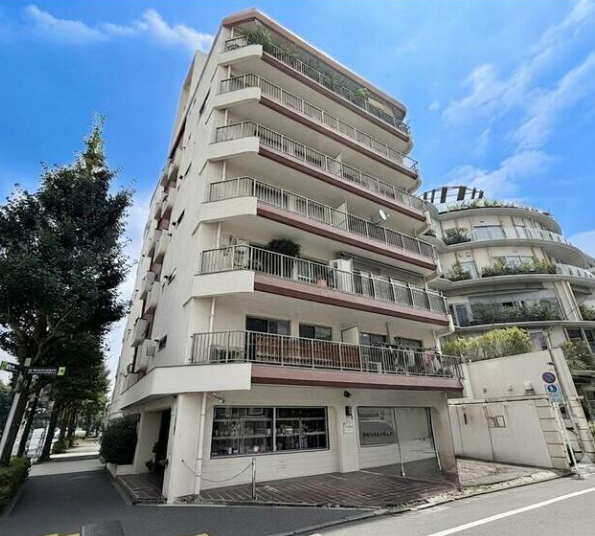 原宿駅 徒歩6分 3F 現況:美容室居抜き物件 【飲食不可】現況渡し/ 造作譲渡無償 複数路線利用可能な便利な好立地！ (207625)
