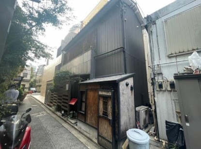 神楽坂駅 徒歩7分 1F〜2F 現況:寿司居抜き物件 【飲食可】 (221430)