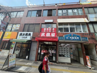 【千歳烏山駅徒歩1分】賃料28.93万円！専有50.26㎡・角部屋の明るい空間。事務所や学習塾・スクールに最適 (221634)
