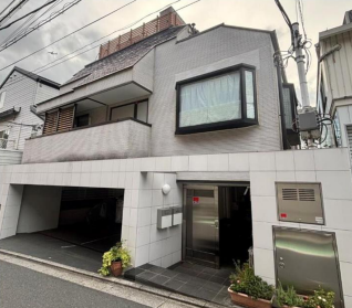 【HS0930】神宮前3丁目希少戸建て。元美容サロン。駐車場有。月額743,000円税込み。 (221666)